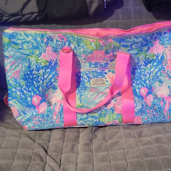 Lilly Pulitzer Handbags - Lilly Pulitzer Blue and Pink Travel Bag